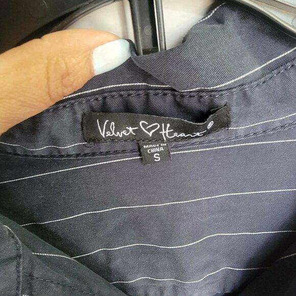 🤩Womens Roll-Sleeve Shirt Dress S Velvet Heart Stripe Gray White button front🤩 - Picture 4 of 9